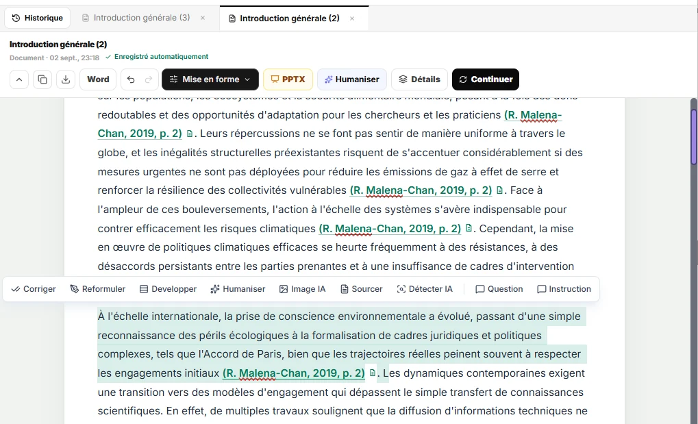 Le Canvas d’ARIA : un passage de l’introduction générale est sélectionné et une barre d’actions s’affiche au-dessus (Corriger, Reformuler, Développer, Humaniser, Sourcer, Question, Instruction) ; les citations restent reliées à leurs sources.